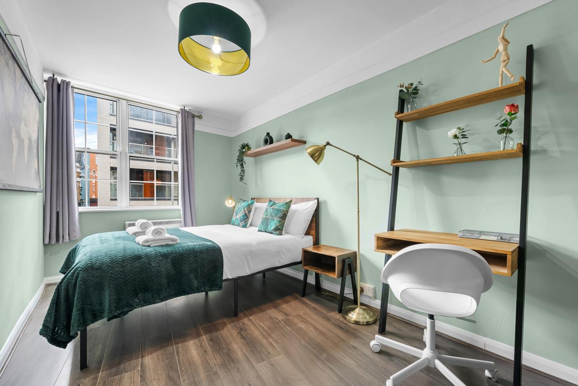 Chic 2 Bedroom Apartment Near Liverpool Street By Gold Stays Лондон Екстер'єр фото