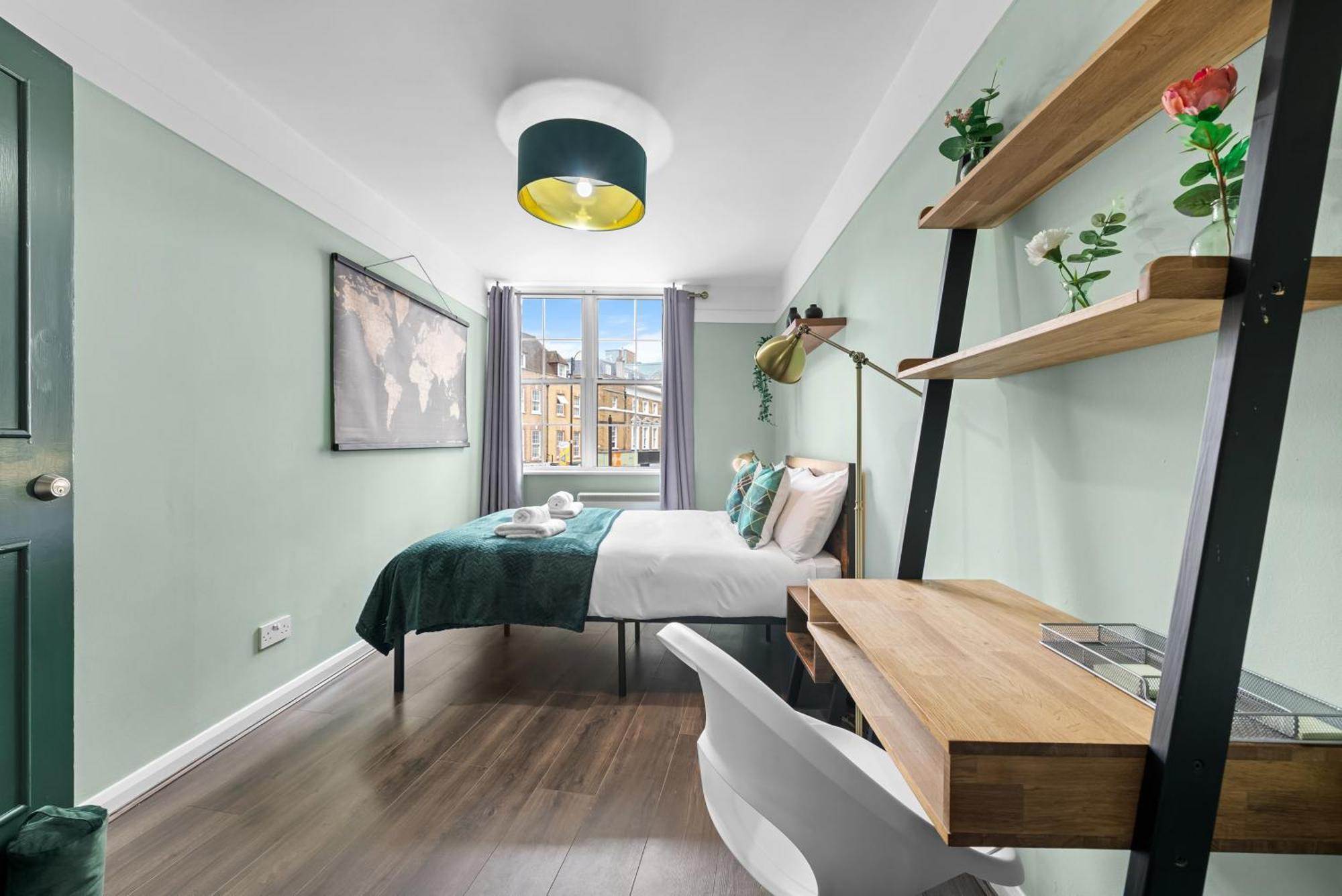 Chic 2 Bedroom Apartment Near Liverpool Street By Gold Stays Лондон Екстер'єр фото