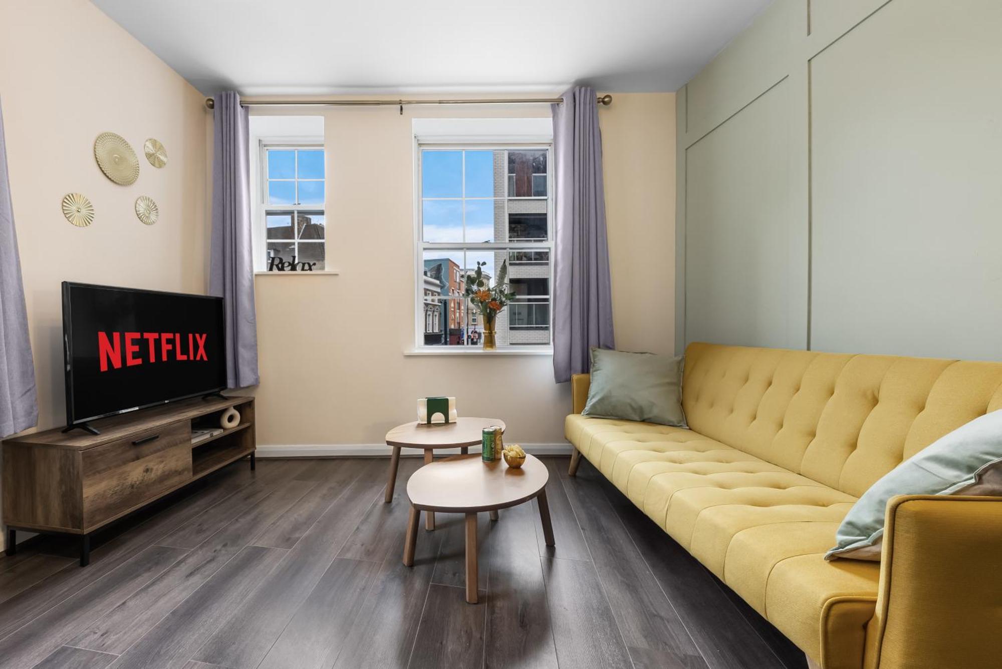 Chic 2 Bedroom Apartment Near Liverpool Street By Gold Stays Лондон Екстер'єр фото